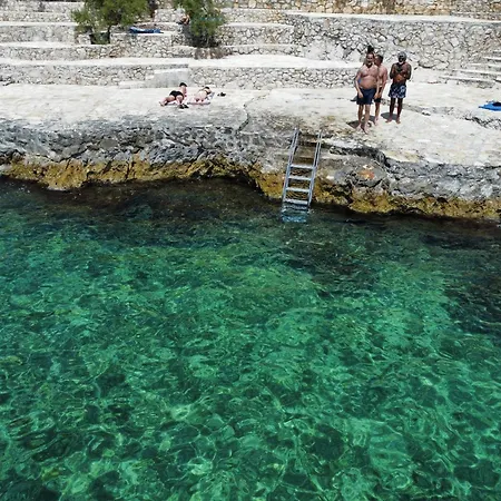 The View 特罗吉尔